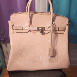 KC JAGGER Rolling Tote Bag